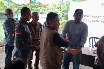 Kementerian LHK berikan SK pemanfaatan hutan kemasyarakatan di Dompu