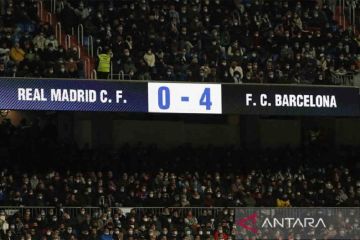 Barcelona membantai Real Madrid 4-0