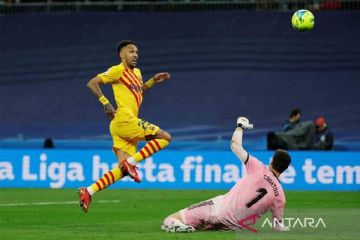 Barcelona membantai Real Madrid 4-0