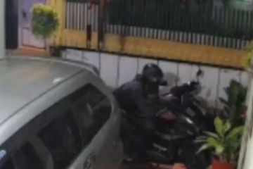 Rumah warga di Pulogadung disatroni maling motor