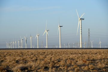 Kapasitas terpasang energi angin dan surya di China melonjak awal 2022