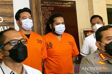 Kriminal kemarin, Roby Satria tersangka hingga Haris-Fatia diperiksa