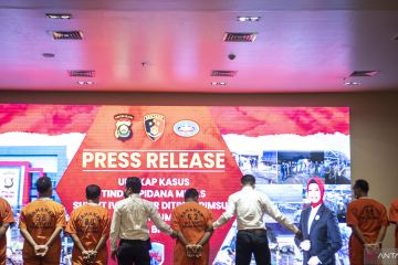 Polda Sumsel Amankan 108 Ton Solar Oplosan