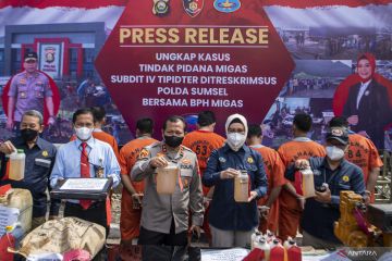 Polda Sumsel Amankan 108 Ton Solar Oplosan