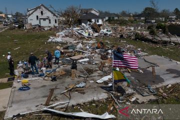 Satu orang tewas, puluhan rumah rusak akibat badai di AS