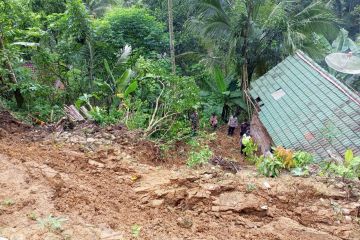 BPBD Trenggalek imbau warga waspada tanah bergerak pemicu longsor