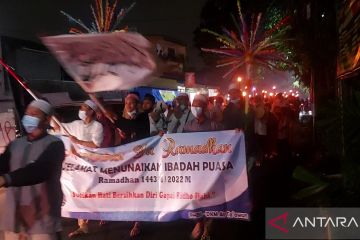 Warga Lubang Buaya adakan kegiatan pawai obor sambut Ramadhan