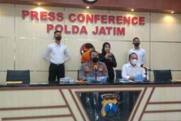 Polda Jatim mengungkap peredaran ekstasi di tempat hiburan Surabaya