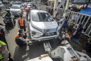 Pengamat dorong audit terkait maraknya parkir liar yang ciptakan macet