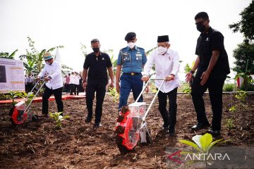 Wapres luncurkan aplikasi Lapak Abah-Ojek Desa di Purwakarta