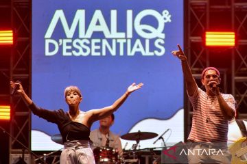 Aksi Maliq & D'Essentials di Joyland Festival Bali