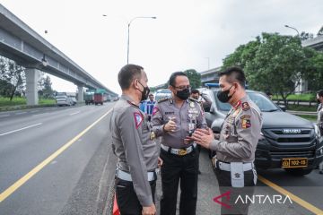 Kakorlantas Polri mengecek kesiapan jalur mudik Tol Cikampek