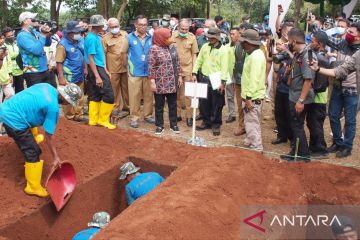 Lomba gali kubur berhadiah jutaan rupiah digelar Pemkab Bogor