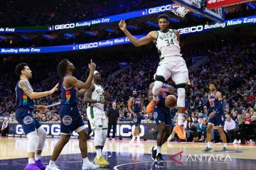 Bucks bangkit di kuarter keempat saat atasi Sixers 118-116