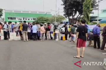 Food Station gelar operasi pasar minyak goreng murah di Cipinang