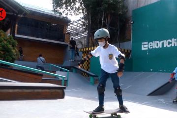 Asiknya sekolah skateboard untuk anak