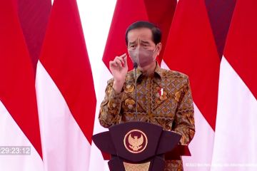 Presiden minta TNI-Polri disiplin dan tidak ikut berdemokrasi