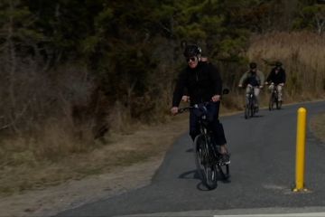 Biden bersepeda jelang perjalanan ke Eropa