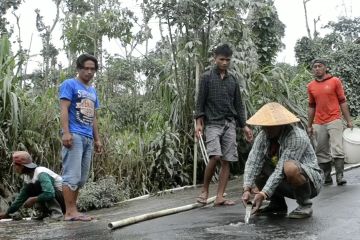 BPBD Magelang imbau masyarakat di KRB Merapi waspdai hujan abu