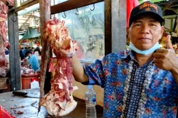 Di Pontianak permintaan daging meningkat, stok sembako aman