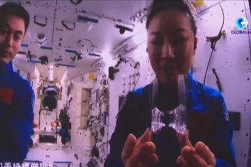 Eksperimen jembatan cair antariksa dilakukan di stasiun luar angkasa