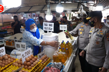 Kapolda Gorontalo sidak ketersediaan minyak goreng di pasar