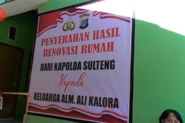 Kapolda Sulteng bantu renovasi rumah istri Ali Kalora di Poso