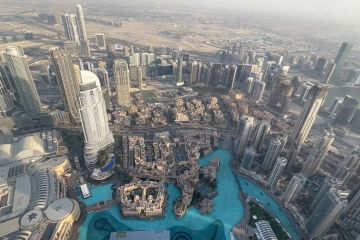 Merasakan sensasi ketinggian dari Burj Khalifa