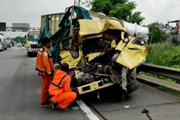 Peziarah depresi sebabkan kecelakaan maut di Tol Dupak Surabaya