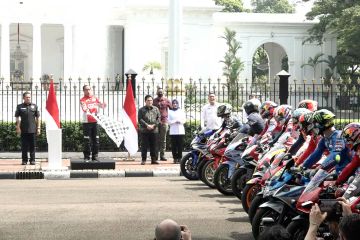 Presiden Jokowi lepas Parade MotoGP di depan Istana Merdeka