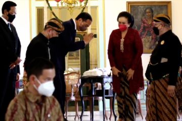 Presiden Jokowi hadiri pengukuhan KGPAA Mangkunegara X