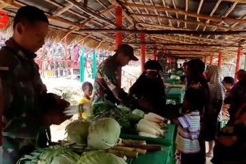 Bantu perekonomian warga Papua, Satgas 412 Kostrad bangun pasar rakyat
