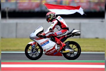 Start di posisi 3, Mario Aji finis di posisi 14 Moto3