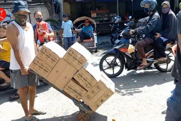 Pemkab Madiun salurkan 12.000 liter minyak goreng untuk pedagang