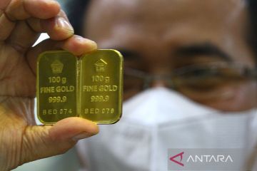 Emas jatuh ke terendah 2 bulan karena dolar kuat, bunga AS segera naik