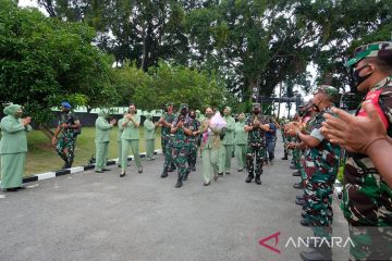 Pangdam XVI/Pattimura minta jajaran babinsa bantu kesulitan masyarakat