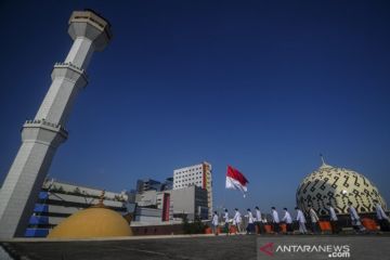 Ngabuburit dengan berwisata religi di masjid ikonik Jabar