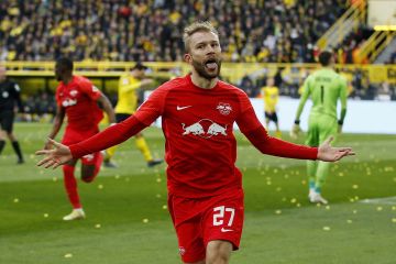 Bayern Muenchen resmi rekrut Konrad Laimer