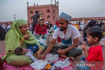 Suasana berbuka puasa di Masjid Jama New Delhi