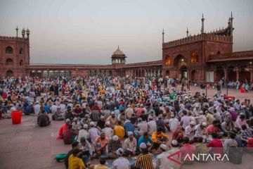 Suasana berbuka puasa di Masjid Jama New Delhi