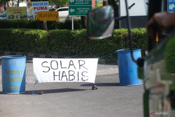 Keterlambatan pasokan solar di Sidoarjo