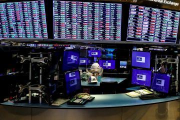 Wall Street dibuka jatuh, dipicu penyataan Fed dan sanksi baru Rusia