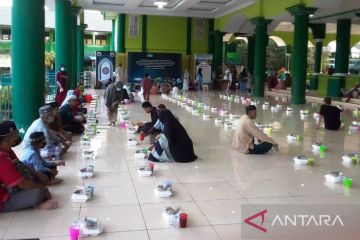 Masjid Agung Baiturrahman Biak sediakan 200 paket takjil buka puasa