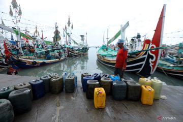 Pasokan BBM untuk nelayan