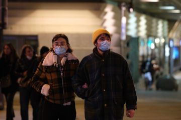Spanyol berencana cabut aturan wajib masker di dalam ruangan