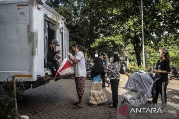 Penjualan pangan murah bersubsidi untuk penghuni rusun