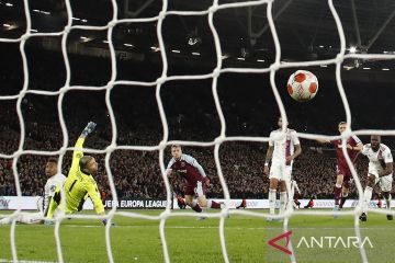 10 pemain West Ham tahan imbang Lyon 1-1