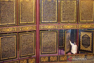Wisata religi Al Quran raksasa di Kota Palembang