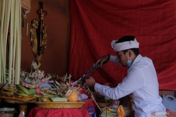 Upacara pusaka keris di Bali