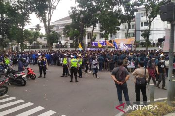 Polisi gelar penyisiran cegah perusuh susupi aksi mahasiswa di Bandung